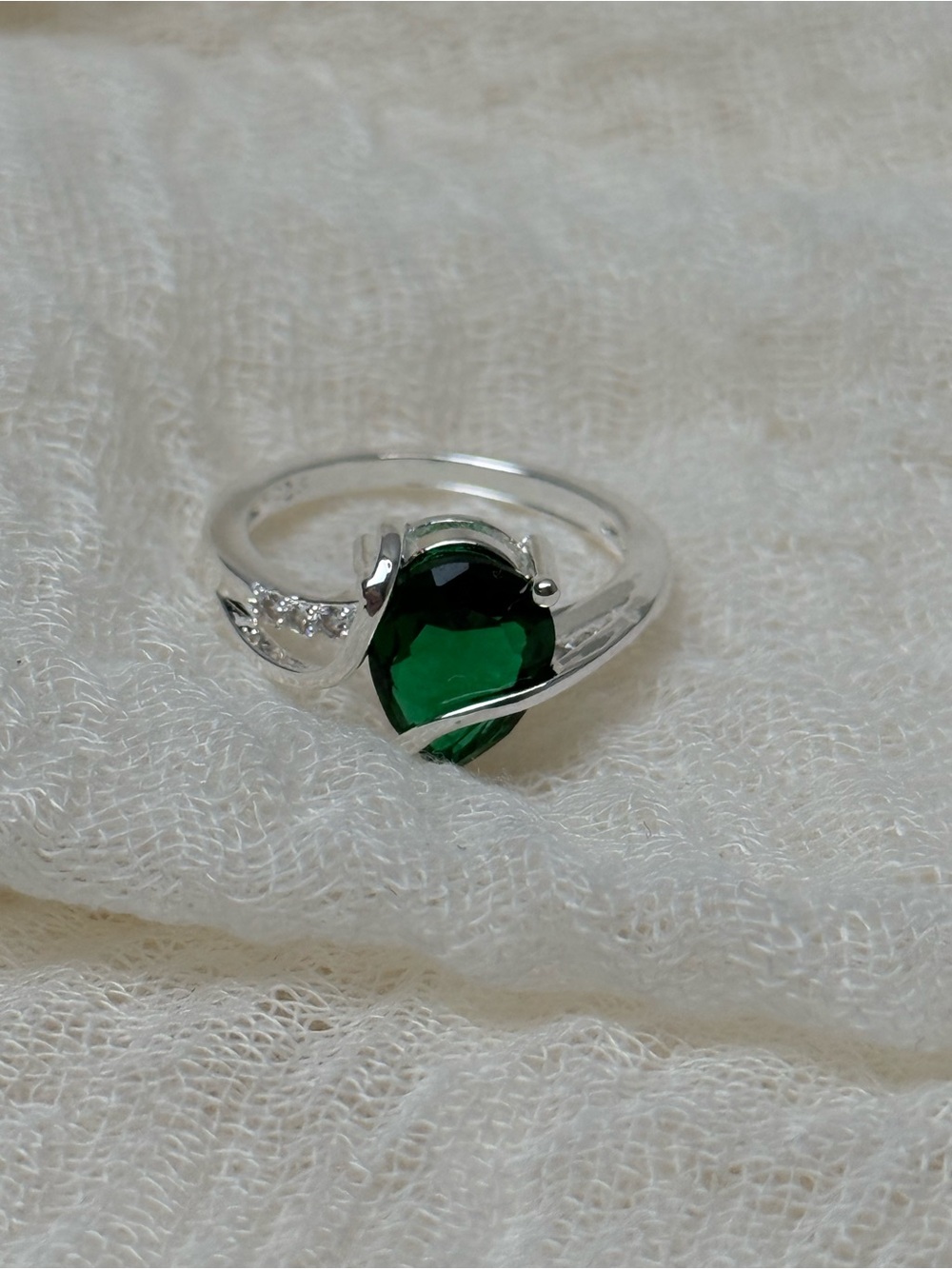 Sterling Silver Emerald Green Teardrop Ring, Size 8